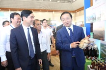 Bình Thuận hướng đến phát triển du lịch, năng lượng sạch mang tầm quốc tế