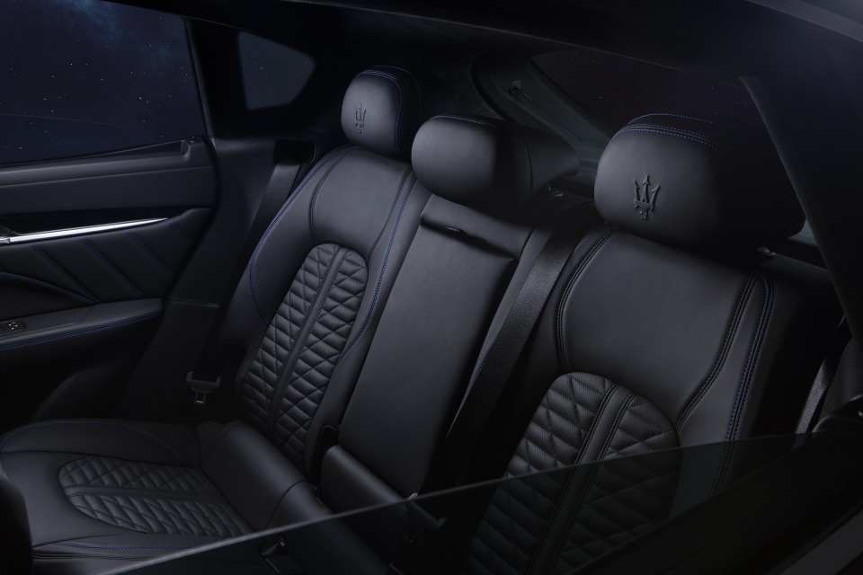 SUV động cơ hybrid đầu tiên của Maserati trình làng - 19 SUV động cơ hybrid đầu tiên của Maserati trình làng - 19