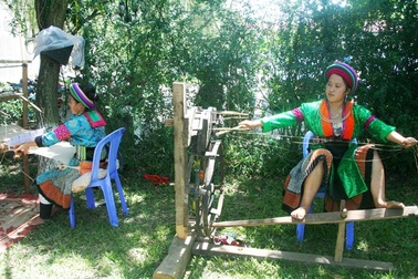 Độc đáo nghề dệt vải từ sợi cây lanh ở miền địa đầu tổ quốc