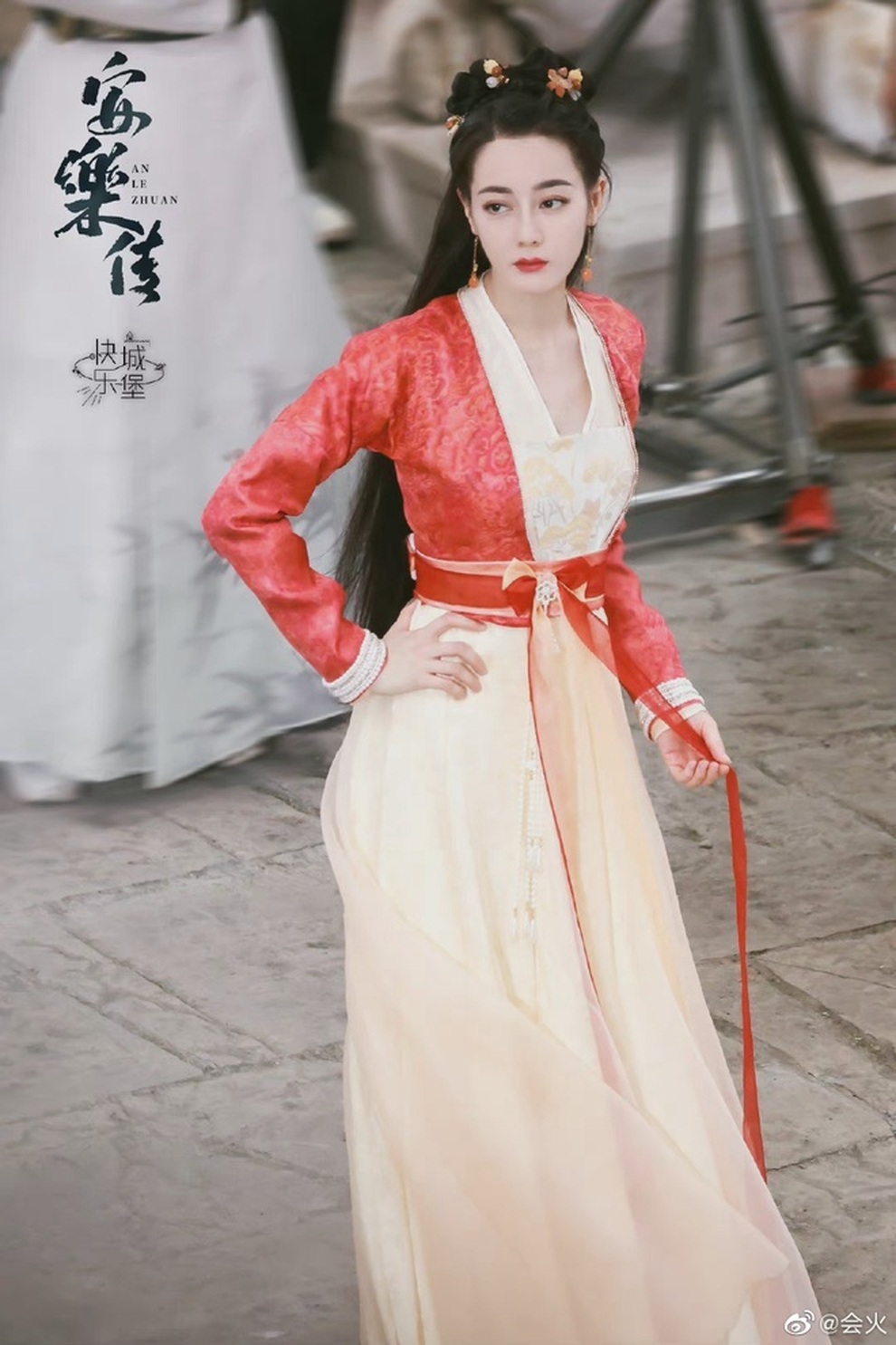 Địch Lệ Nhiệt Ba nhận giải thưởng diễn xuất của LHP Trung - Mỹ - 6 Địch Lệ Nhiệt Ba nhận giải thưởng diễn xuất của LHP Trung - Mỹ - 6