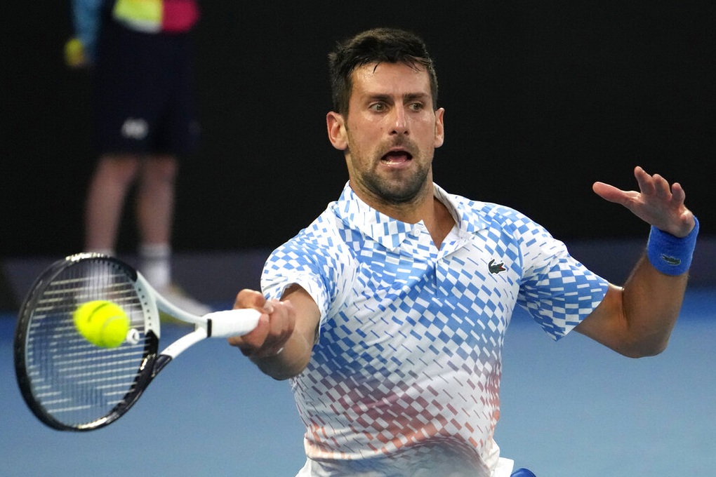 Djokovic đưa ra nhận xét bất ngờ về Tsitsipas - 1