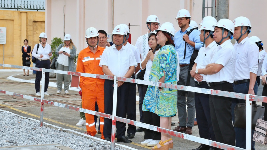 Đoàn công tác của Chính phủ Đức làm việc với Tổng công ty Điện lực miền Bắc - 5 Đoàn công tác của Chính phủ Đức làm việc với Tổng công ty Điện lực miền Bắc - 5