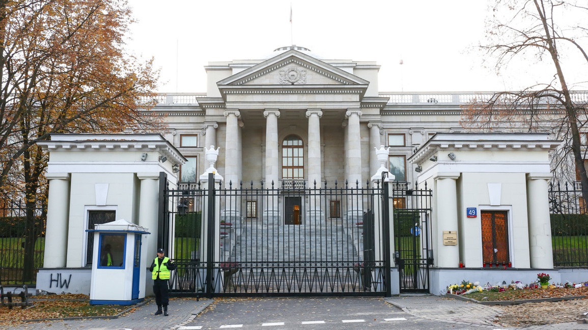 Ba Lan tính trục xuất 45 nhà ngoại giao Nga, Moscow cảnh báo đáp trả - 1 Ba Lan tính trục xuất 45 nhà ngoại giao Nga, Moscow cảnh báo đáp trả - 1