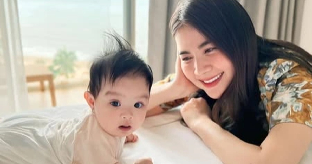 View - Kha Ly sau 8 năm "cầu con": Tất bật làm mẹ bỉm, chồng cưng chiều hết mực | Báo Dân trí