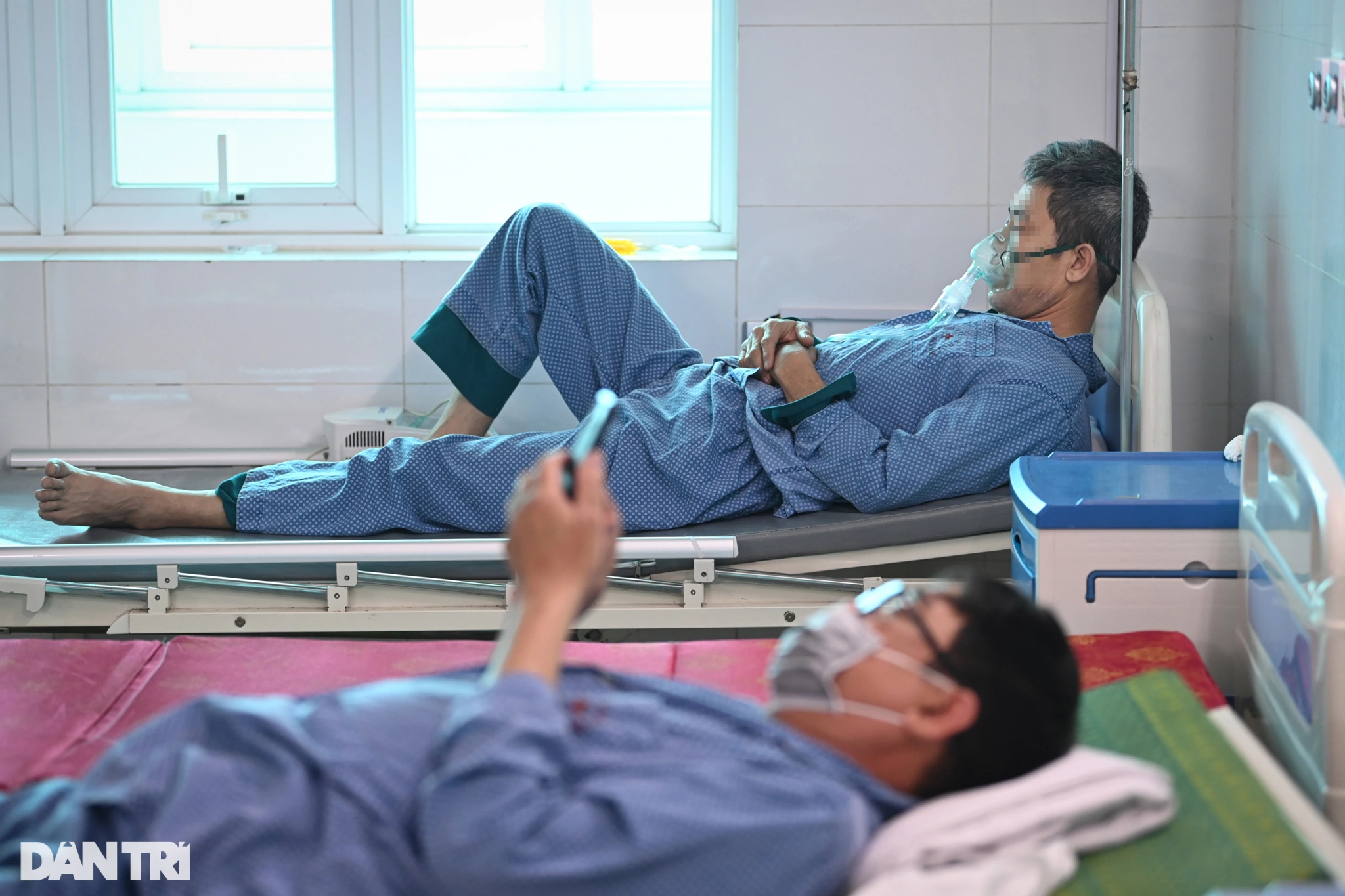 Miễn viện phí: Mong mỏi xóa gánh nặng tiền tạm ứng và khoảng trống bảo hiểm