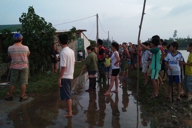 Lãnh đạo xã xin lỗi dân vì trại gà gây ô nhiễm