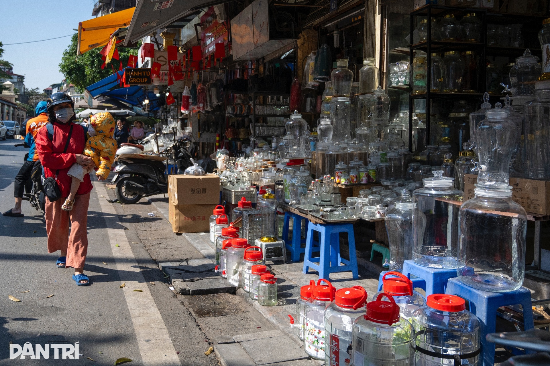 Công an Hà Nội ra quân dẹp vỉa hè, thí điểm mô hình phường kiểu mẫu - 11