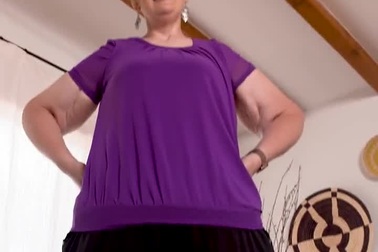 Nỗi khổ của người phụ nữ lập Kỷ lục Guinness Thế giới với bàn chân "khủng"