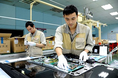 Có 800 triệu đồng từ XKLĐ, tôi nên đi làm thuê hay góp vốn làm chủ?