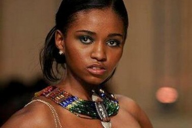 Hoa hậu Swaziland tự tử ở tuổi 21