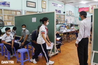 Không tiêm vaccine phải ký cam kết, chịu trách nhiệm: Chuyên gia nói gì?