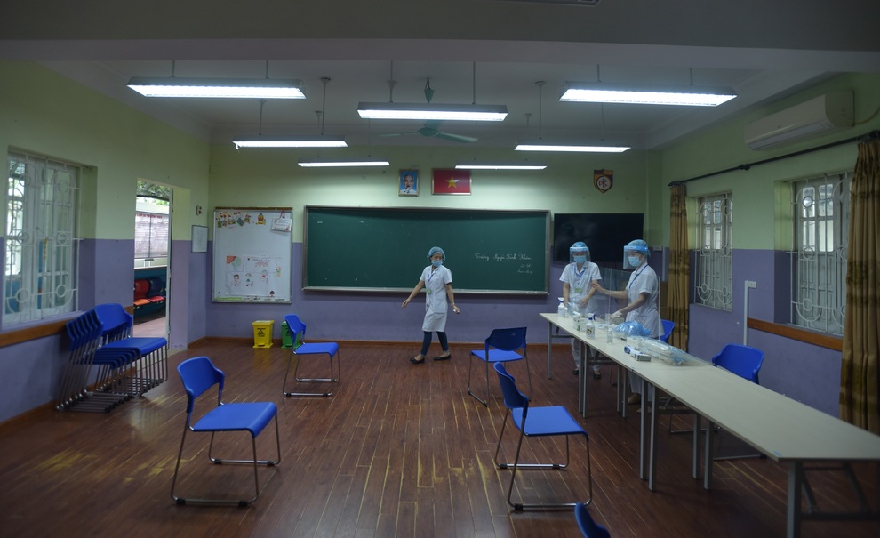 Thí sinh đội mũ len khiến thân nhiệt cao 38,2 độ C, phải đến phòng cách ly - 4 Thí sinh đội mũ len khiến thân nhiệt cao 38,2 độ C, phải đến phòng cách ly - 4
