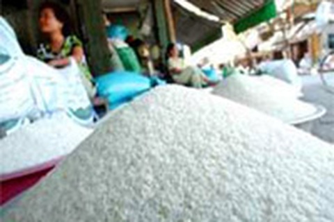 Giảm thuế, dân vẫn “oằn lưng” gánh giá!