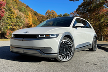 Mẫu xe điện "ngôi sao" của Hyundai bất ngờ thiếu một trang bị cơ bản