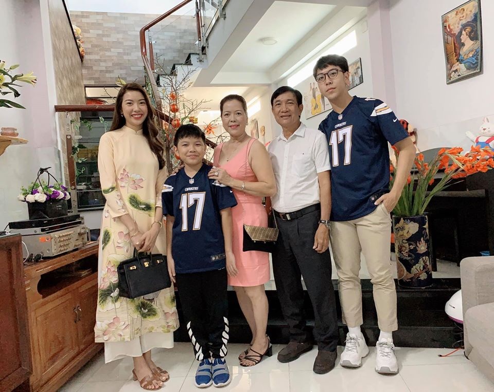 Sao Việt đi đâu, làm gì ngày đầu năm? - 26