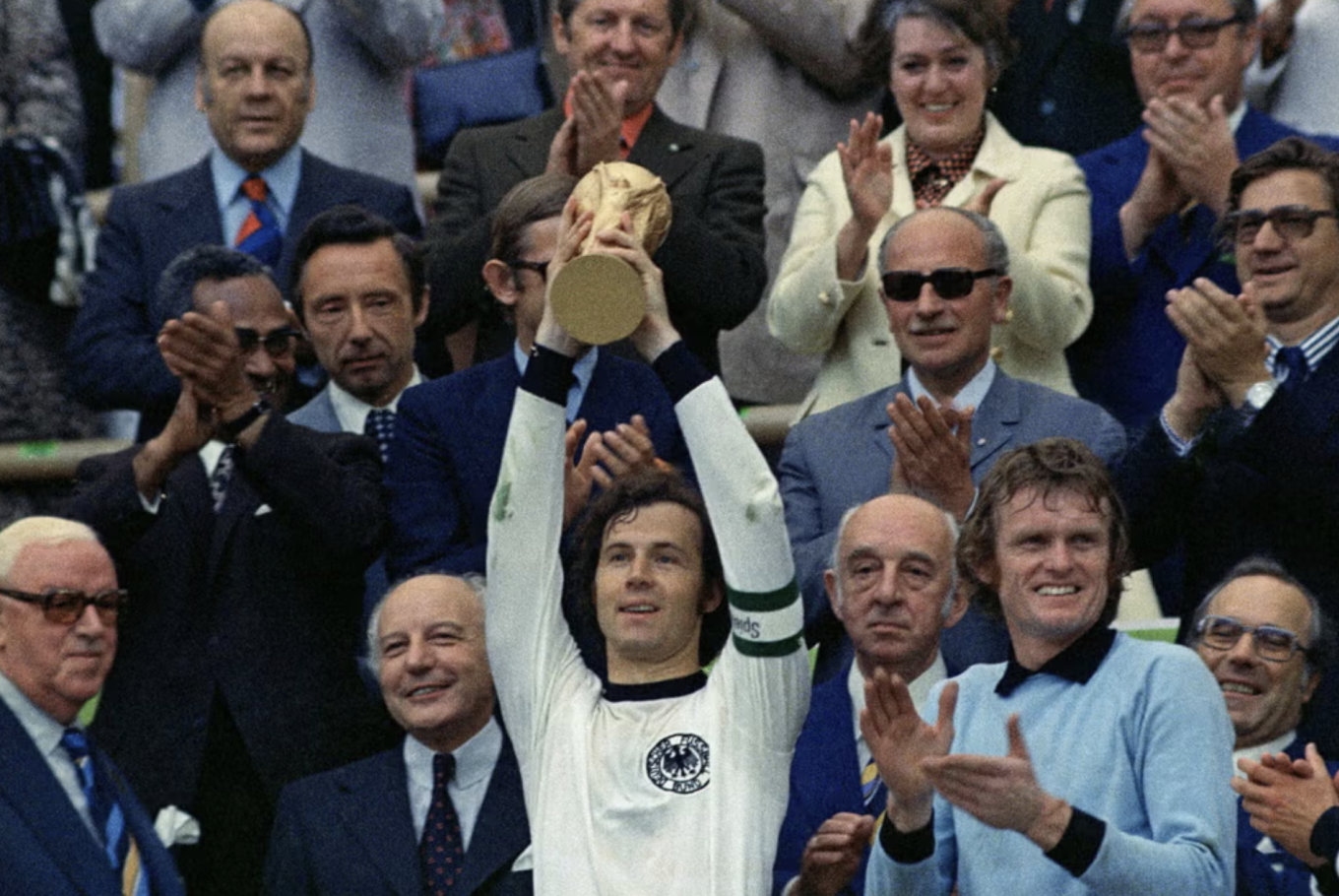 Franz Beckenbauer: Hoàng đế bất tử của làng túc cầu - 1 Franz Beckenbauer: Hoàng đế bất tử của làng túc cầu - 1