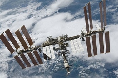 Du hành gia ISS ra ngoài không gian sửa lỗi rò rỉ amoniac