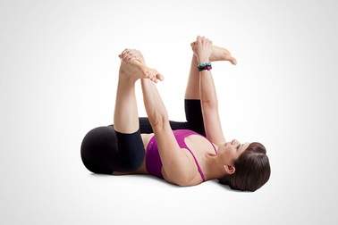 7 động tác yoga cải thiện “chuyện yêu”