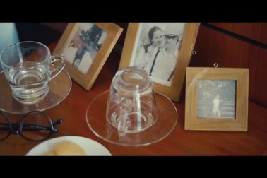 Bà xã và con trai Hoàng Bách cùng tham gia đóng MV với nam ca sĩ.