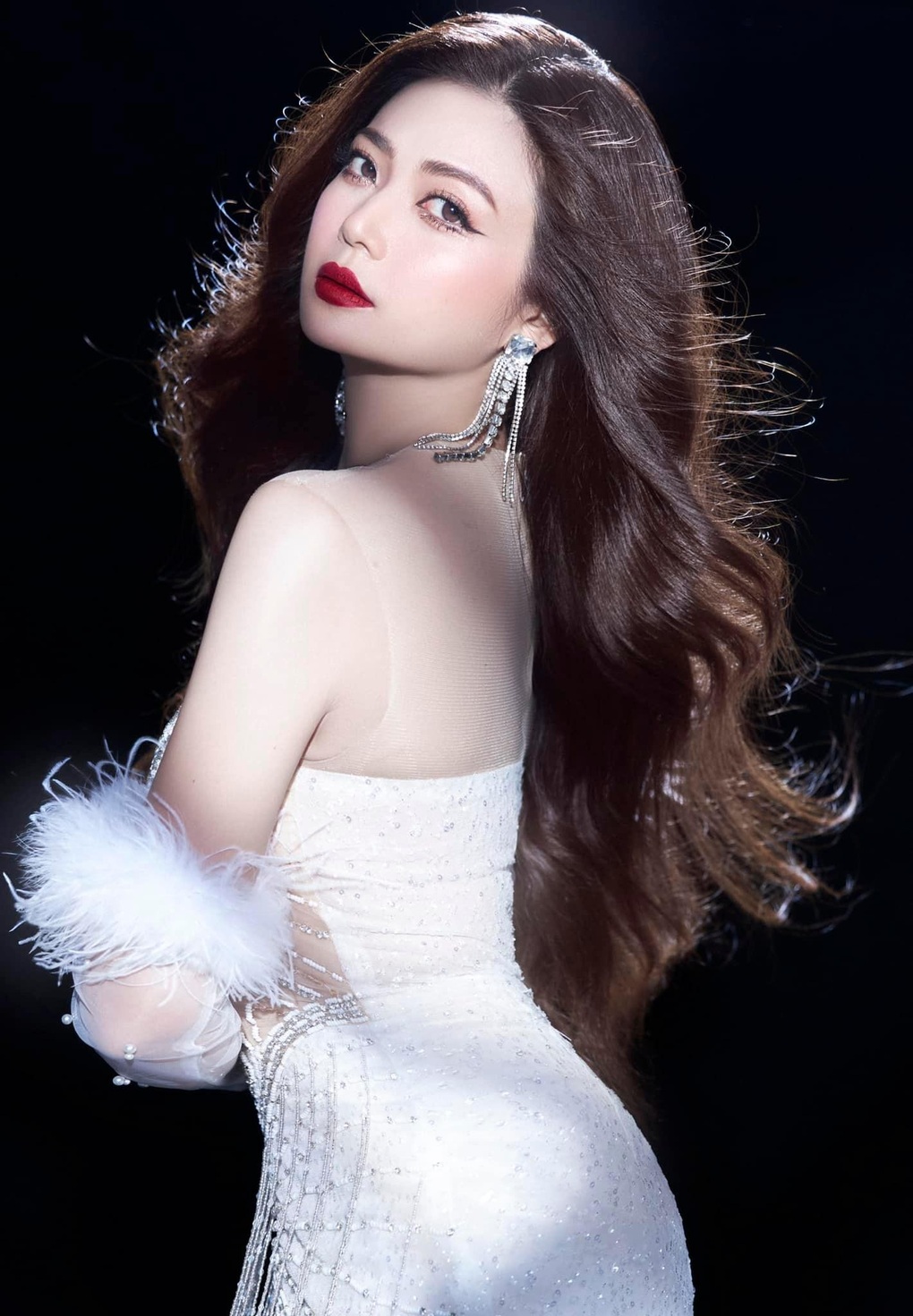 Cuộc sống của Kiều Anh và hai nữ chính Phía trước là bầu trời sau 21 năm - 3 Cuộc sống của Kiều Anh và hai nữ chính Phía trước là bầu trời sau 21 năm - 3