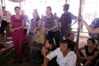 Không được gửi hàng trong chợ, tiểu thương đồng loạt nghỉ bán