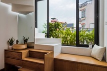 Ngôi nhà bề rộng 3 m nhưng có tới 4 vườn cây mini ở TPHCM