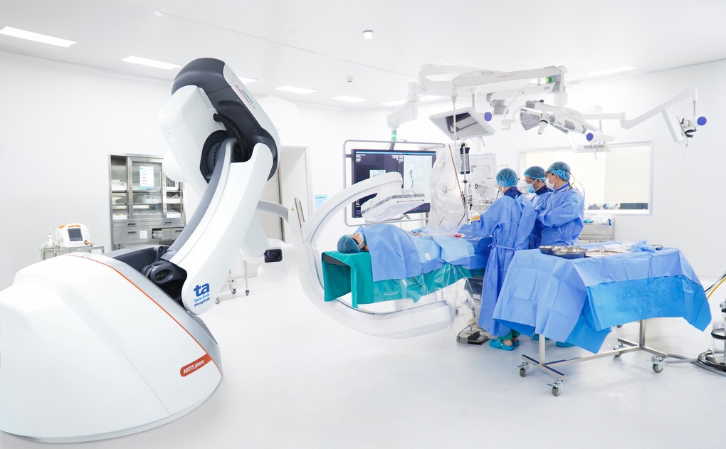 Bệnh viện Đa khoa Tâm Anh chăm sóc chuyên sâu những “đôi chân triệu đô” của bóng đá Anh - 5 Bệnh viện Đa khoa Tâm Anh chăm sóc chuyên sâu những “đôi chân triệu đô” của bóng đá Anh - 5