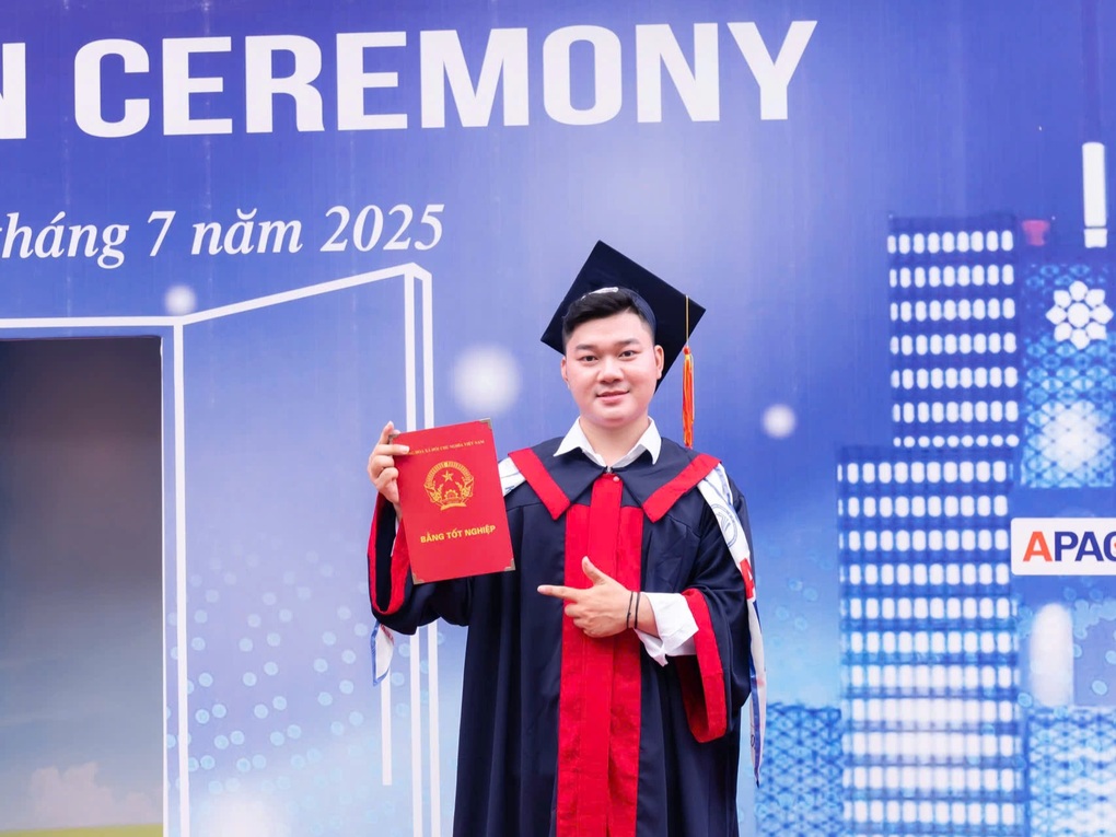 Chàng trai Hà Nhì tốt nghiệp thủ khoa Học viện Hành chính và Quản trị công - 1 Chàng trai Hà Nhì tốt nghiệp thủ khoa Học viện Hành chính và Quản trị công - 1