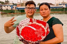 Nam sinh tốt nghiệp loại giỏi dù vừa làm thêm, vừa chăm mẹ bệnh hiểm nghèo