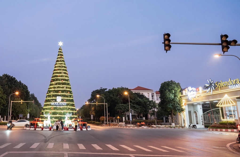 Mailand Hanoi City thu hút nghìn người dịp lễ Giáng sinh - 11 Mailand Hanoi City thu hút nghìn người dịp lễ Giáng sinh - 11