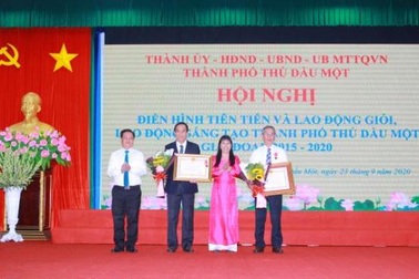 Nutifood vinh dự đón nhận huân chương lao động hạng 3