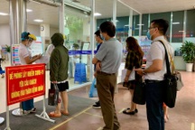 Giữa đại dịch, bị ốm có nên đi viện?