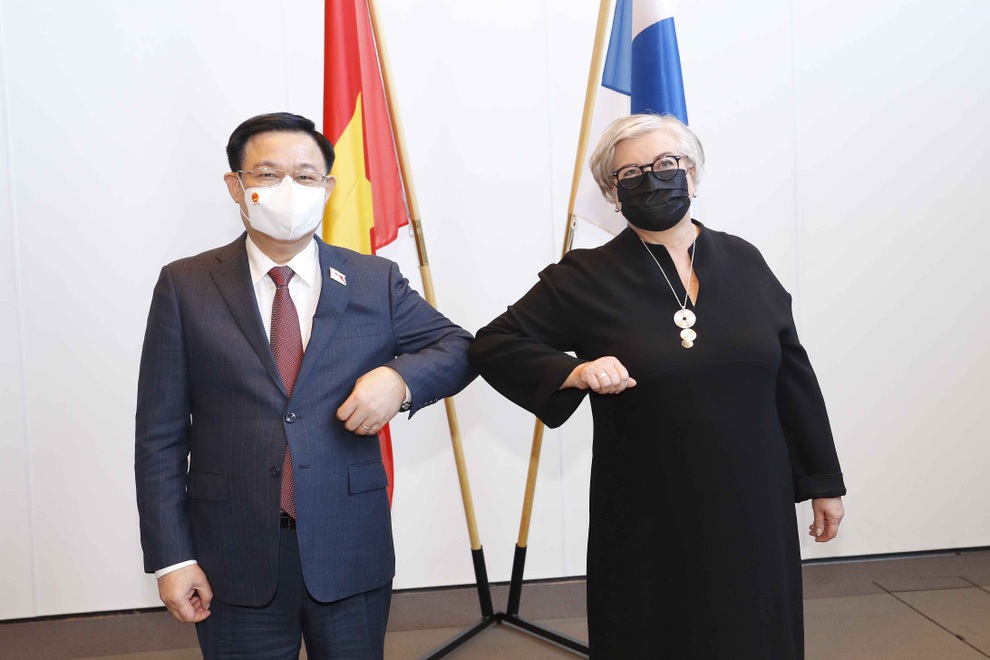 Chủ tịch Quốc hội thăm Phần Lan, bàn việc hợp tác bảo hộ đầu tư, lao động - 3 Chủ tịch Quốc hội thăm Phần Lan, bàn việc hợp tác bảo hộ đầu tư, lao động - 3