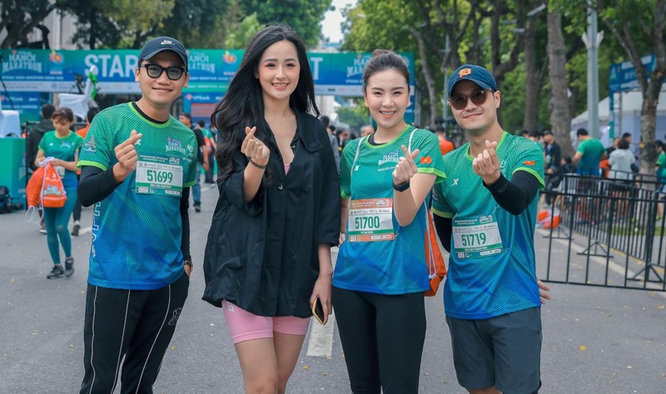 Hoa hậu Mai Phương Thuý nổi bật khi chạy cùng dàn người đẹp, nghệ sĩ - 11 Hoa hậu Mai Phương Thuý nổi bật khi chạy cùng dàn người đẹp, nghệ sĩ - 11