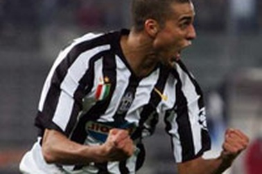 Trezeguet vượt qua kỷ lục của Platini