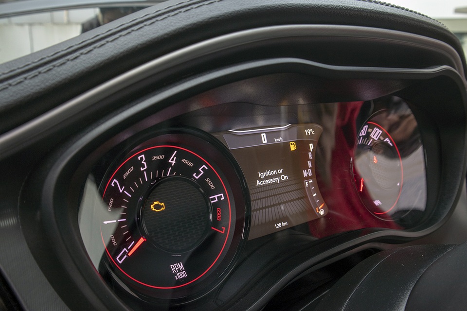 Khám phá xe cơ bắp Dodge Challenger GT bản 2021 đầu tiên về Việt Nam - 12 Khám phá xe cơ bắp Dodge Challenger GT bản 2021 đầu tiên về Việt Nam - 12