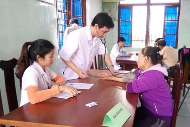 Quảng Bình: Hơn 300 người dân được khám và cấp thuốc miễn phí