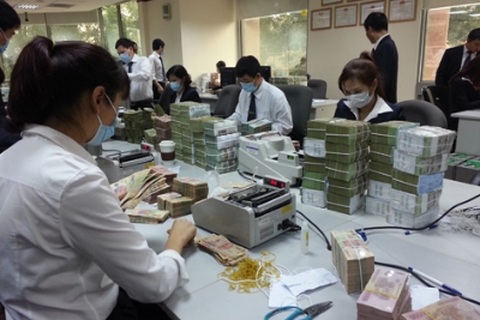 Đánh thuế tiền gửi ngân hàng: Doanh nghiệp chịu thuế hai lần? 