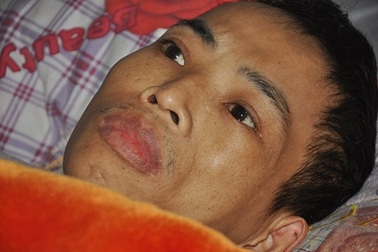 Người bố bị ung thư của 3 đứa trẻ đã mãi mãi không còn