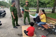 Công an TPHCM ra quân "gom" người ăn xin, lang thang cơ nhỡ