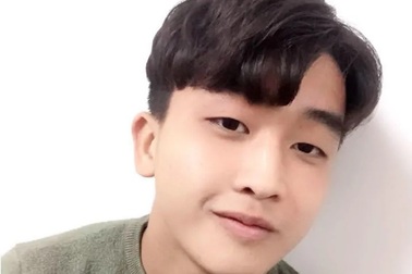 Fans nữ bóng đá Việt Nam lần đầu ưu ái cầu thủ có khuôn mặt "búng ra sữa"