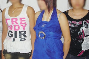 Thôn nữ đi “lắc”