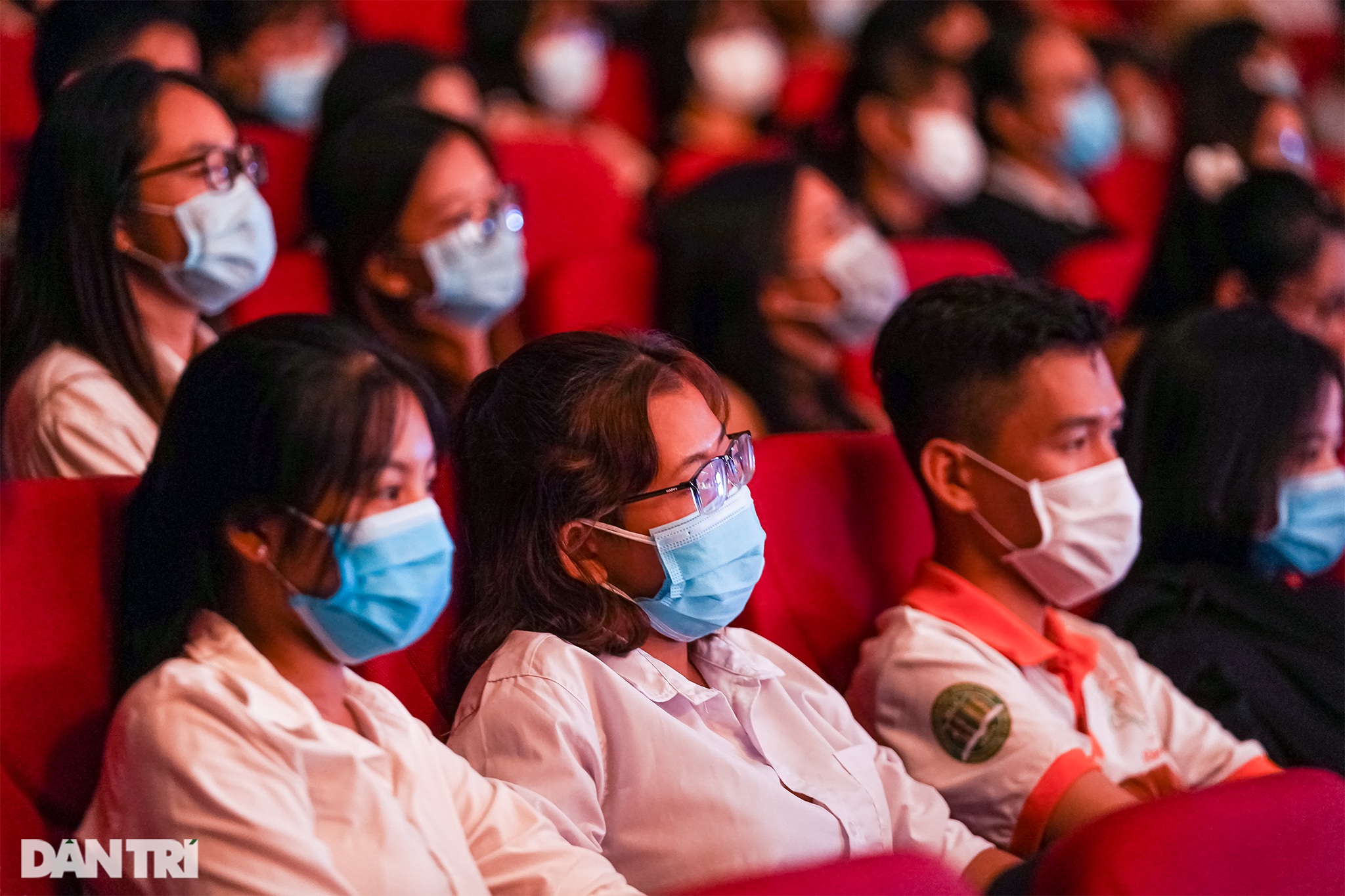 Bất ngờ khoảnh khắc: Khi sinh viên làm kịch chuyên nghiệp - 16