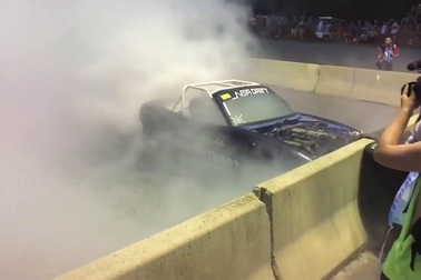 "Đốt lốp" - Cẩn thận kẻo cháy cả xe