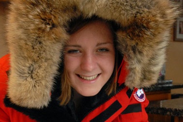 Thiếu nữ 17 tuổi trở thành người trẻ nhất đi bộ đến Nam cực 