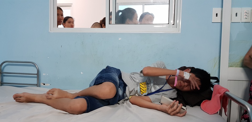 Ăn sáng món xôi gà, 108 học sinh nhập viện - 2 Ăn sáng món xôi gà, 108 học sinh nhập viện - 2