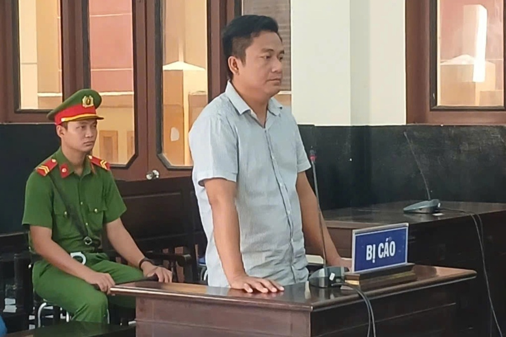 Cựu Đại úy công an lãnh án tù vì nhận hối lộ - 1 Cựu Đại úy công an lãnh án tù vì nhận hối lộ - 1