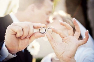 Giá vàng vượt 138 triệu đồng/lượng, áp lực mùa cưới tăng cao