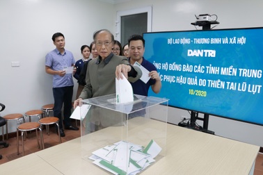 Bạn đọc chung tay cùng báo Dân trí ủng hộ hơn 3 tỉ đồng đến miền Trung lũ l