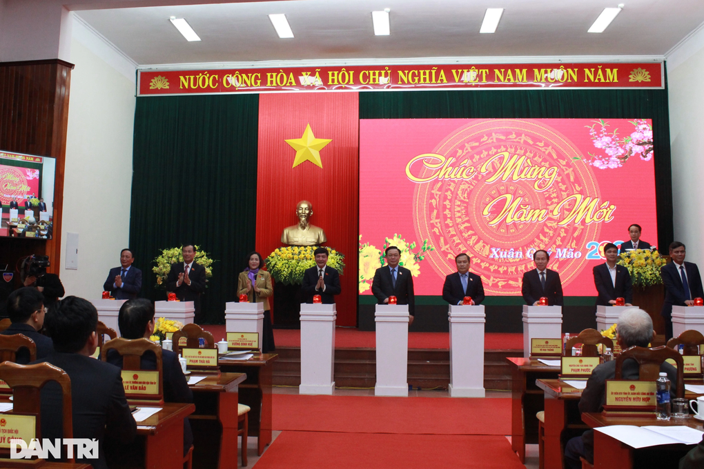 Chủ tịch Quốc hội nhấn nút khởi công 3 dự án trọng điểm của Quảng Bình - 1 Chủ tịch Quốc hội nhấn nút khởi công 3 dự án trọng điểm của Quảng Bình - 1